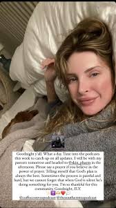 Lindsie Chrisley was with her parents today…. You know… until her Botox  appt 🙄. And lol that she re-uploads photos without the filter tag. You  ain't foolin anyone ! : r/ChrisleyKnowsBest