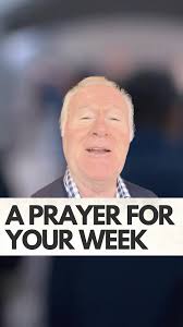 Let’s not start a new week without covering it in prayer! I’m expecting  miracles. What are you believing for? Tell me in the comments and I’ll be  praying 👊🏼