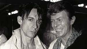 Soon after its release, the band broke up in 1974 because of infighting and pop succumbing to drug addiction. Iggy Pop Widmet David Bowie Zweistundige Radioshow