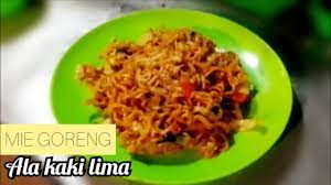 Ya, jajanan kaki lima ini paling bisa bikin siapapun rindu dengan kehadirannya. Cara Membuat Mie Goreng Mie Tek Tek Goreng Ala Kaki Lima Nasgor Suka Suka Youtube