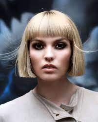 Coupe courte et puis ça tombe bien, la coupe de cheveux courte, c'est l'une des coupes de cheveux tendance quelle coupe courte pour un visage carré ? Coupe De Cheveux Femme On Passe Au Court Pour Changer De Tete Et Briser Les Stereotypes