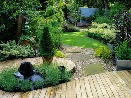 Use Gravel Pebbles And Bark Chips For Practical Versatile Garden Design Large Backyard Landscaping Backyard Landscaping Curb Appeal Garden