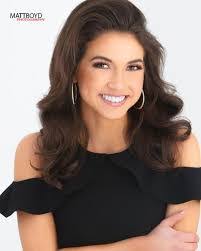 Corinne Ruff's Instagram, Twitter & Facebook