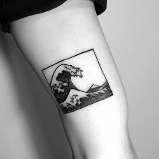 I did this the other day the great wave off kanagawa by. 50 Tatouages De Vagues Japonaises Et Leur Signification