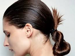 Though it may not smell great, white or apple cider vinegar can be a great remedy for oily hair. Best Natural Remedies For Oily Hair Care In Summer