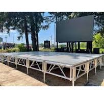 Système de scène extérieure tout-terrain 12'x16', 24"-48" de haut  (aluminium résistant aux intempéries) - Intellistage Canada