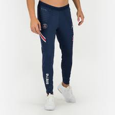 St colomban sportive, votre association sportive à locmine vous aide à pratiquer votre activité sportive ou ludique préférée et vous en fait découvrir de nouvelles. Boutiqaat Online Shopping For Men In Kuwait Buy Footwear Apparel Fragrances More