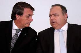 'se ela nas redes sociais, que agora estão privadas, ela fez posts críticos ao governo bolsonaro, chama bolsonaro de bozo. Cerimonia De Bolsonaro Em Manaus Vira Desagravo A Pazuello Istoe Dinheiro