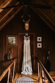 Apr 30, 2020 · traditionally, log cabin quilt blocks are designed with a light half and a dark half, with the division running along each block's diagonal. A Lakeside Cabin Wedding With Notable Deer Guests Ruffled