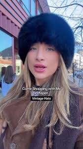 obsessed with this hat :) #shopping #shopwithme #vintagefashion @NÜNÜ  VINTAGE #vlog #vlogs #vintage