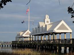 I stayed at that hotel across the street from that fountain last year while on vacation. Waterfront Park Charleston Sc Charleston Travel Explore Charleston South Carolina Homes