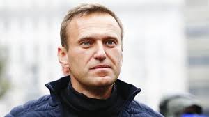 Nachdem alexej nawalny in der russischen stadt omsk mit vergiftungsverdacht ins krankenhaus eingeliefert worden war, bot deutschland dem russischen oppositionspolitiker medizinische hilfe an. Frau Von Alexej Nawalny Wir Konnen Diesem Krankenhaus Nicht Vertrauen Stern De