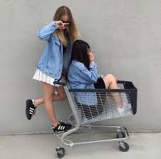 Depois que volta de seu intercâmbio, s/n tenta no amor de novo com a mesma pessoa que a magoou isso irá dar certo. Denim Image 5111445 On Favim Com