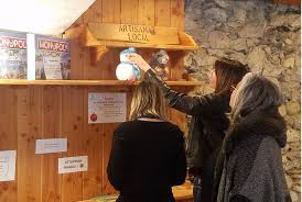 The inhabitants of the commune are known as axéens or axéennes. L Espace Des Pros De L Office De Tourisme Des Pyrenees Ariegeoises Suivez L Actualite Touristique En Donezan Vallees D Ax Et Tarascon Vicdessosl Espace Des Pros De L Office De Tourisme Des Pyrenees Ariegeoises Suivez