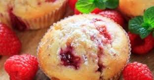 Gateau Au Lait Et A La Semoule Ultra Moelleux Parfume A La Vanille Et Au Citron Recette Plat Recette Muffin Framboise Recette Muffin Recette Cuisine Facile