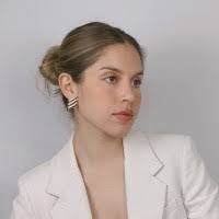 Natalie Peters's Instagram, Twitter & Facebook