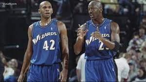 While the wizards failed to make the playoffs in both of his seasons as a player, washington won 37. Scott Burrell Michael Jordan Leadership Didn T Work For Wizards Wusa9 Com