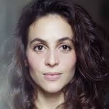 Laura Muller's Instagram, Twitter & Facebook