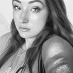 Kristen Castle's Instagram, Twitter & Facebook