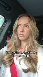 Elizabeth Bodkin's Instagram, Twitter & Facebook