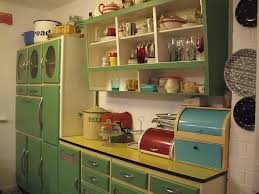 Whitney S Revamped Kitchen Vintage Kitchen Cabinets Retro Kitchen Vintage Kitchen