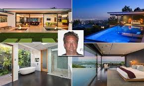 Matthew Perry Sells His Hollywood Hills Home For 12 5million Hollywood Hills Homes Perry Homes Celebrity Houses