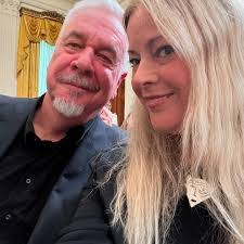 Jen Duncan's Instagram, Twitter & Facebook