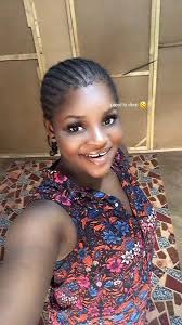 As the queen of cowrow (all back weaving) ndi CCB wey I be….make una sha no  carry my award give anoda person oooo If U Miss d Last 2 slide Nobody go