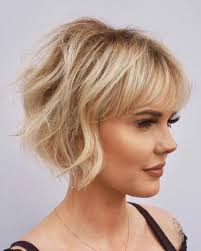 And it's not just because they're always in fashion. 21 Of The Lovliest Short Wavy Hairstyles Trending Right Now