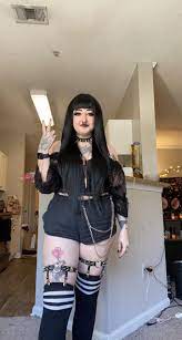 are thicc goths appreciated? : r/GothStyle