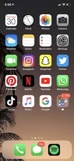 Pin By Vitoria Miranda On Home Screen Layout Iphone Iphone Organization Homescreen Iphone Iphone App Layout