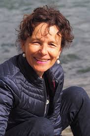 Bending the bars of empire from every ghetto to feed the kids: Startseite Brigitte Heynen