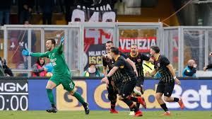 Salah satu kans muncul dari upaya gianluca lapadula yang melepaskan tembakan keras. Benevento Milan 2 2 Il Portiere Brignoli Al 95 Regala Ai Sanniti Il Primo Punto La Repubblica
