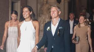 Details zu einzelnen familienzweigen bulgarien/hartenau Hochzeit Von Schweinsteiger Und Ivanovic So Gunstig War Das Kleid Welt