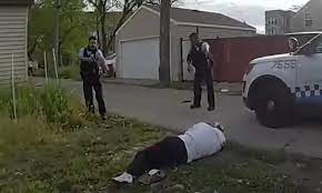 The shooting took place at 9:10 p.m. Moment Two Chicago Police Officers And Suspect Are Shot At Point Blank Range In An Alley Revealed Daily Mail Online