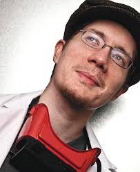 GOOGLE VS MICROSOFT VS APPLE