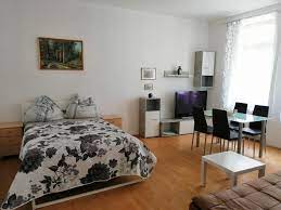 Wenn das schlafzimmer hauptsächlich vonseiten einer alte (derb) besetzt ist auch, dann ist auch es auf ganzer linie (umgangssprachlich) ok. Apartments Diana 16 25 Wien Aktualisierte Preise Fur 2021