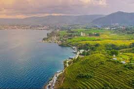 Pantai Lumban Silintong