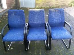 Leider sind polstermöbel und textilien nicht immer mit vertretbarem aufwand. Einsatz Vor Ort Polsterstuhle Reinigen Im Gemeindehaus Muhltal Bei Darmstadt Tiptop Polsterreinigung