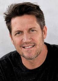 Shawn Roque's Instagram, Twitter & Facebook