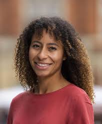 Amber Fahey's Instagram, Twitter & Facebook