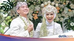 Meskipun sebelumnya sudah pernah melamar resmi nadya mustika rahayu setelah jalani taaruf dan dua kali bertemu, namun rizki tak memberitahu kapan akan dilangsungkan pernikahan. Istri Rizki Da Positif Covid 19 Sebelum Melahirkan Bagaimana Bayinya