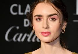 Father of simon collins (with his first wife; Emily In Paris Lily Collins Sorge Um Papa Phil