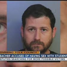 Mulberry teacher accused of sex with student