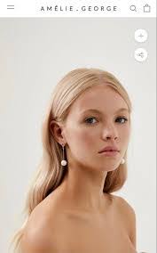 Elizabeth Kahle's Instagram, Twitter & Facebook