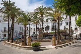 El jardin del califa, casa isabel και la vera cruz με ποικιλίες σπεσιαλιτέ είναι περίπου 50 μέτρα μακριά. La Casa Del Califa Hotel Review Cadiz Spain Travel