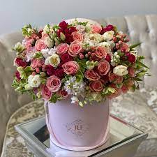 French florist has been the los angeles, ca flower delivery choice for the entertainment industry and stars since 1978. Sweet Summer Jlf Fresh Roses In Los Angeles Same Day Flower Delivery Beautiful Rose Flowers Flower Delivery
