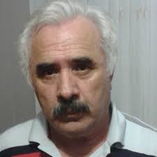 PEKER AİLESİNİN ACI GÜNÜ Yunus Emre Mahallesi'nden Acı Haber Yunus Emre  (Saca) Mahallesi'nden, merhum Beroğlu Sami Peker'in torunu, merhum Avni  Peker'in oğlu, Arif Peker'in yeğeni, Murat Peker'in amcasının oğlu Ayhan  Peker vefat