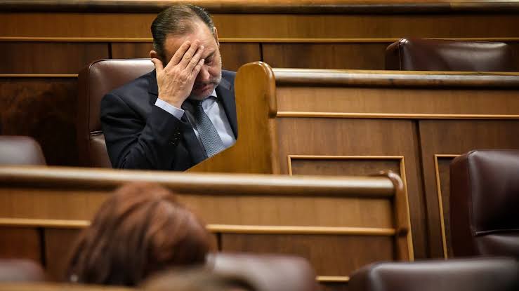 Ábalos amaga con tirar de la manta y da por cierto que Sánchez se reunió  con Otegi