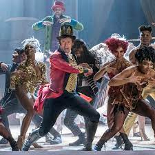 Barnum, the greatest showman is an original musical that celebrates the birth of show business and tells of a visionary who rose from nothing to create a spectacle that became a worldwide sen. The Greatest Showman How The Hugh Jackman Musical Became An Unlikely Hit The Greatest Showman The Guardian